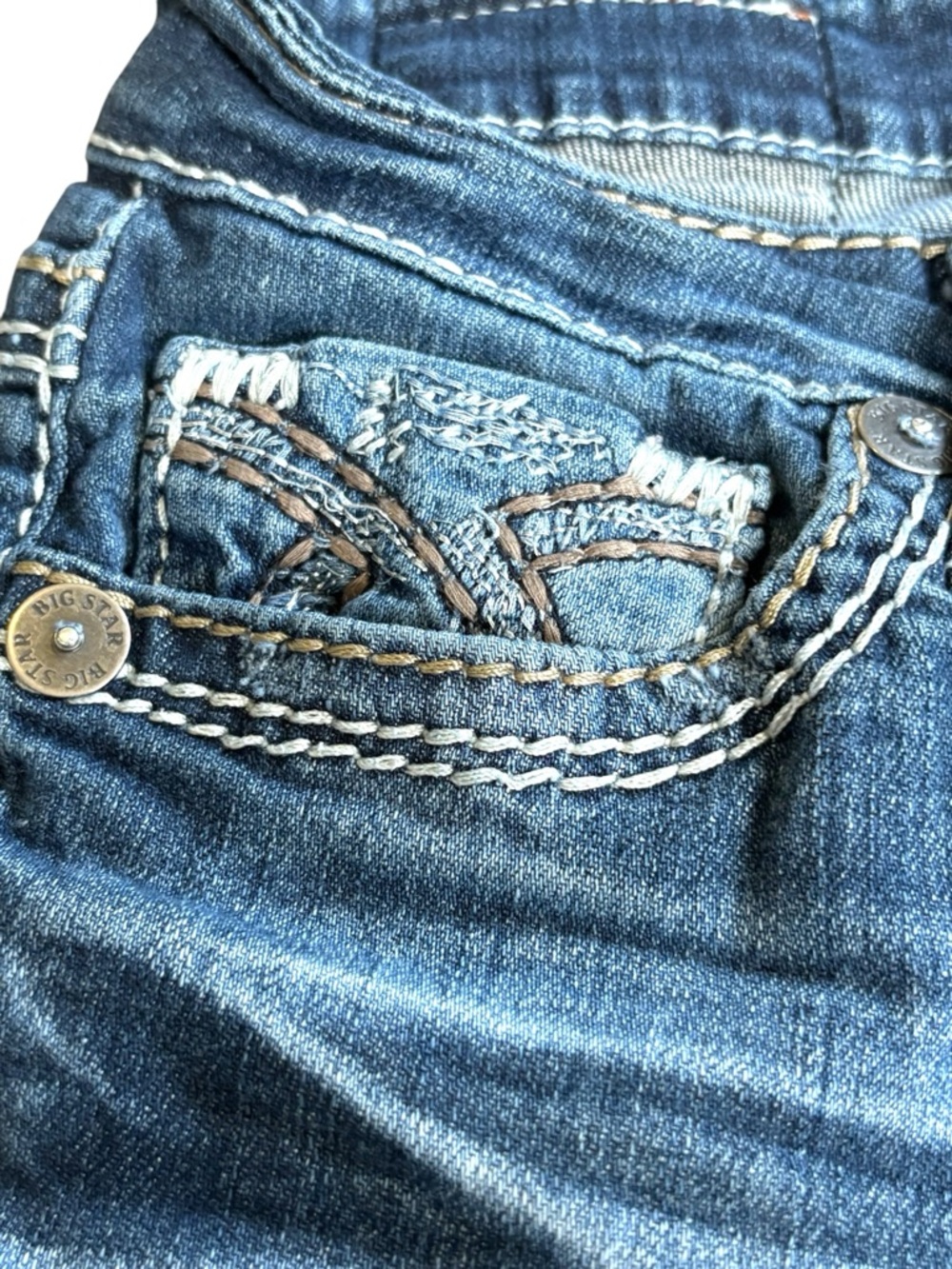 SOLD OUT - Picture 11 of 12